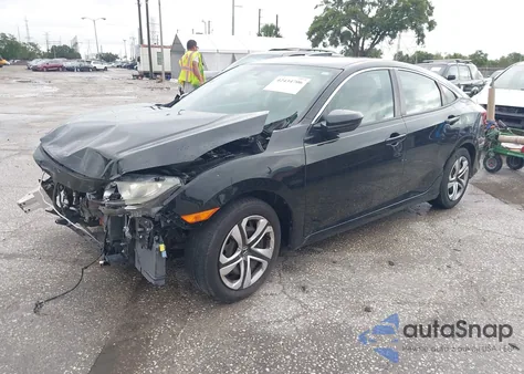 2018 Honda Civic Lx z USA, uszkodzony, nr VIN 19XFC2F56JE040253